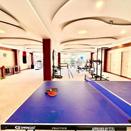 Vista Resort, Manali - ! Near Mall Road !! Hot & Cold Ac Rooms !! Best Selling !! Big Parking !! Luxury Collection !! Open Terrace !! Lift !! Playing Zone !! Property Of The Year ! Eksteriør bilde