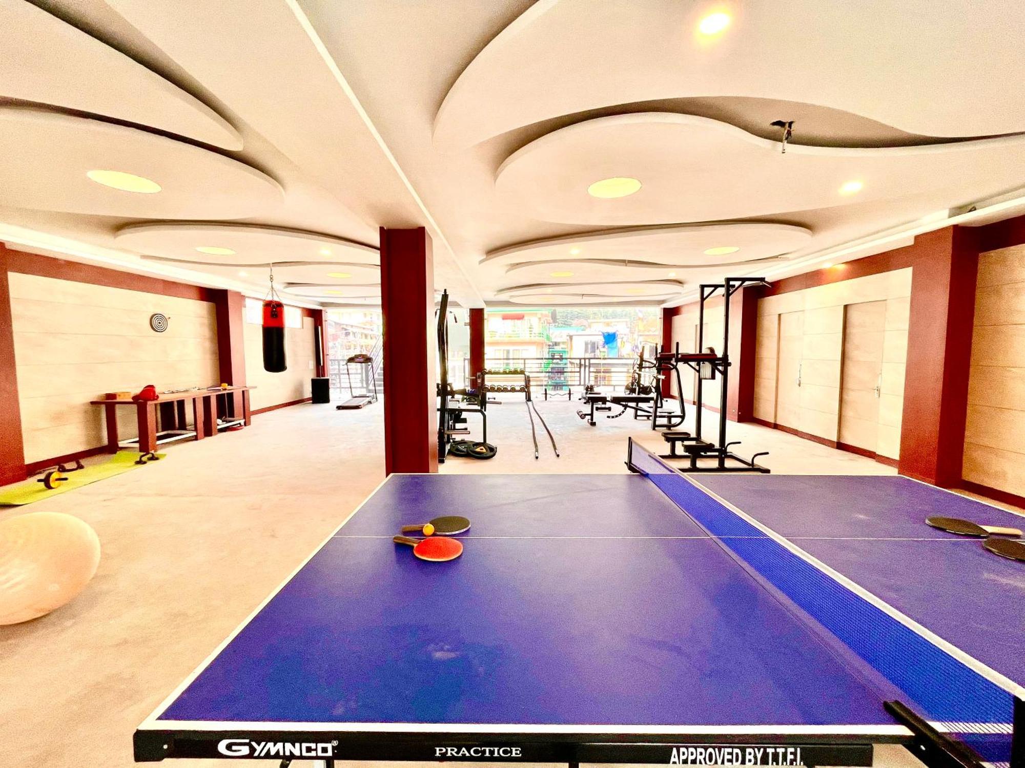 Vista Resort, Manali - ! Near Mall Road !! Hot & Cold Ac Rooms !! Best Selling !! Big Parking !! Luxury Collection !! Open Terrace !! Lift !! Playing Zone !! Property Of The Year ! Eksteriør bilde