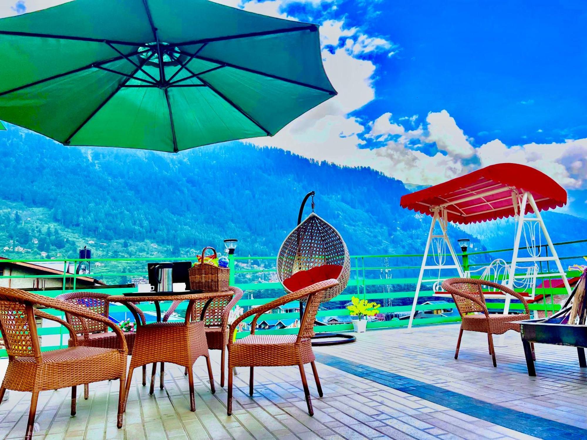 Vista Resort, Manali - ! Near Mall Road !! Hot & Cold Ac Rooms !! Best Selling !! Big Parking !! Luxury Collection !! Open Terrace !! Lift !! Playing Zone !! Property Of The Year ! Eksteriør bilde