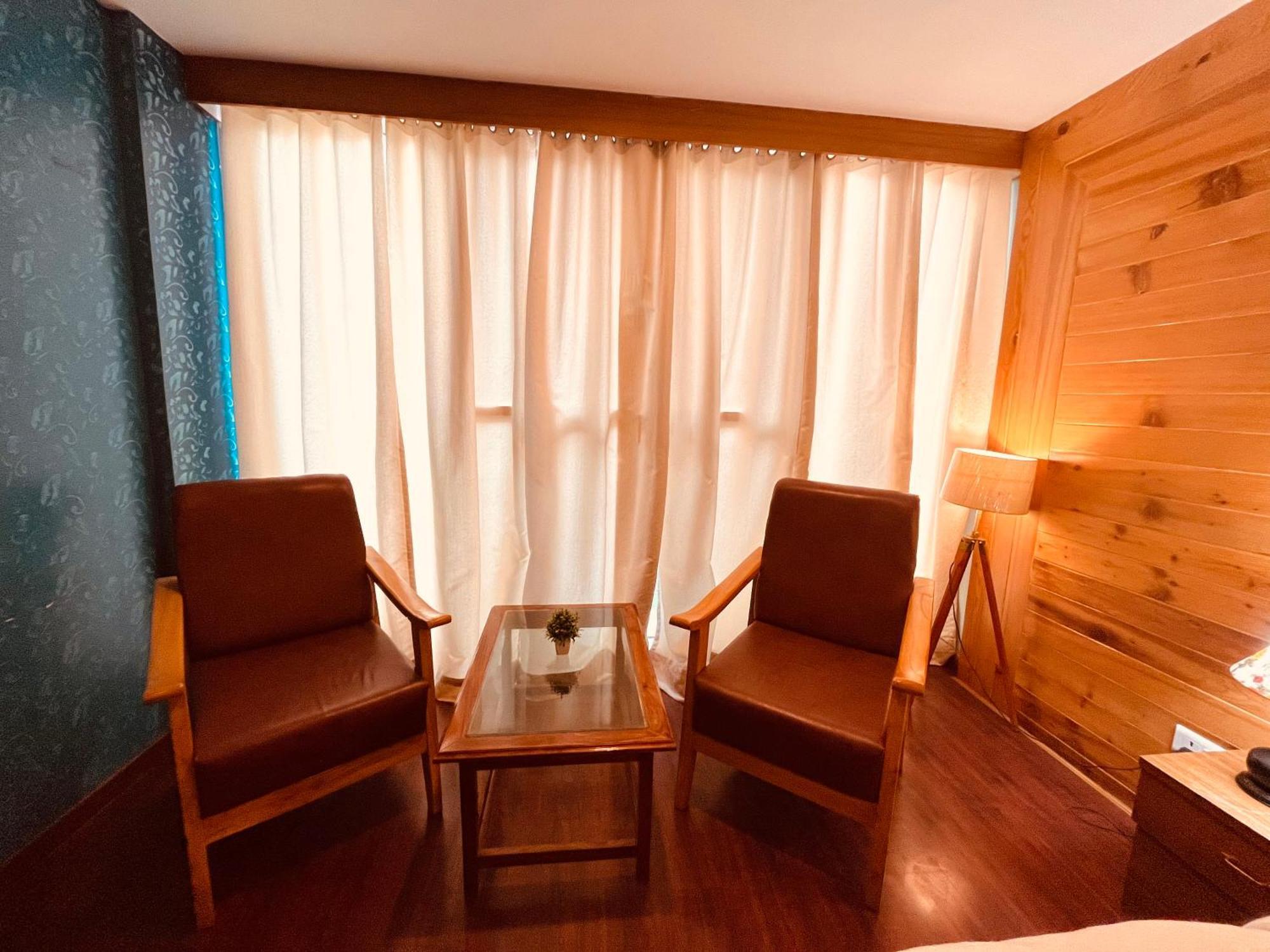 Vista Resort, Manali - ! Near Mall Road !! Hot & Cold Ac Rooms !! Best Selling !! Big Parking !! Luxury Collection !! Open Terrace !! Lift !! Playing Zone !! Property Of The Year ! Eksteriør bilde