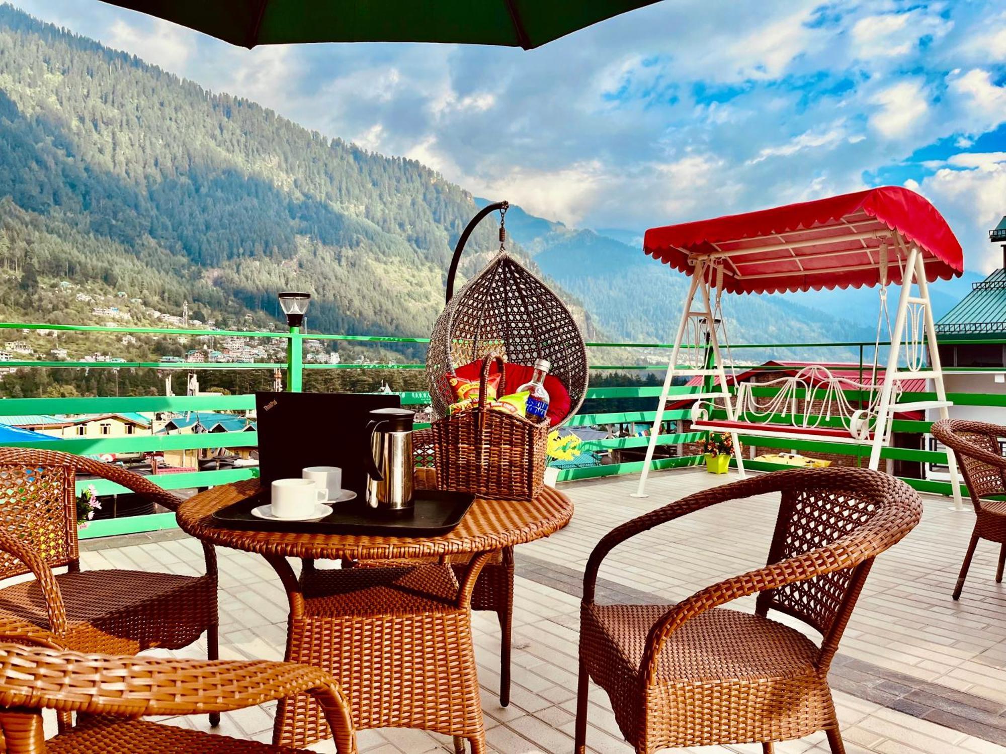 Vista Resort, Manali - ! Near Mall Road !! Hot & Cold Ac Rooms !! Best Selling !! Big Parking !! Luxury Collection !! Open Terrace !! Lift !! Playing Zone !! Property Of The Year ! Eksteriør bilde