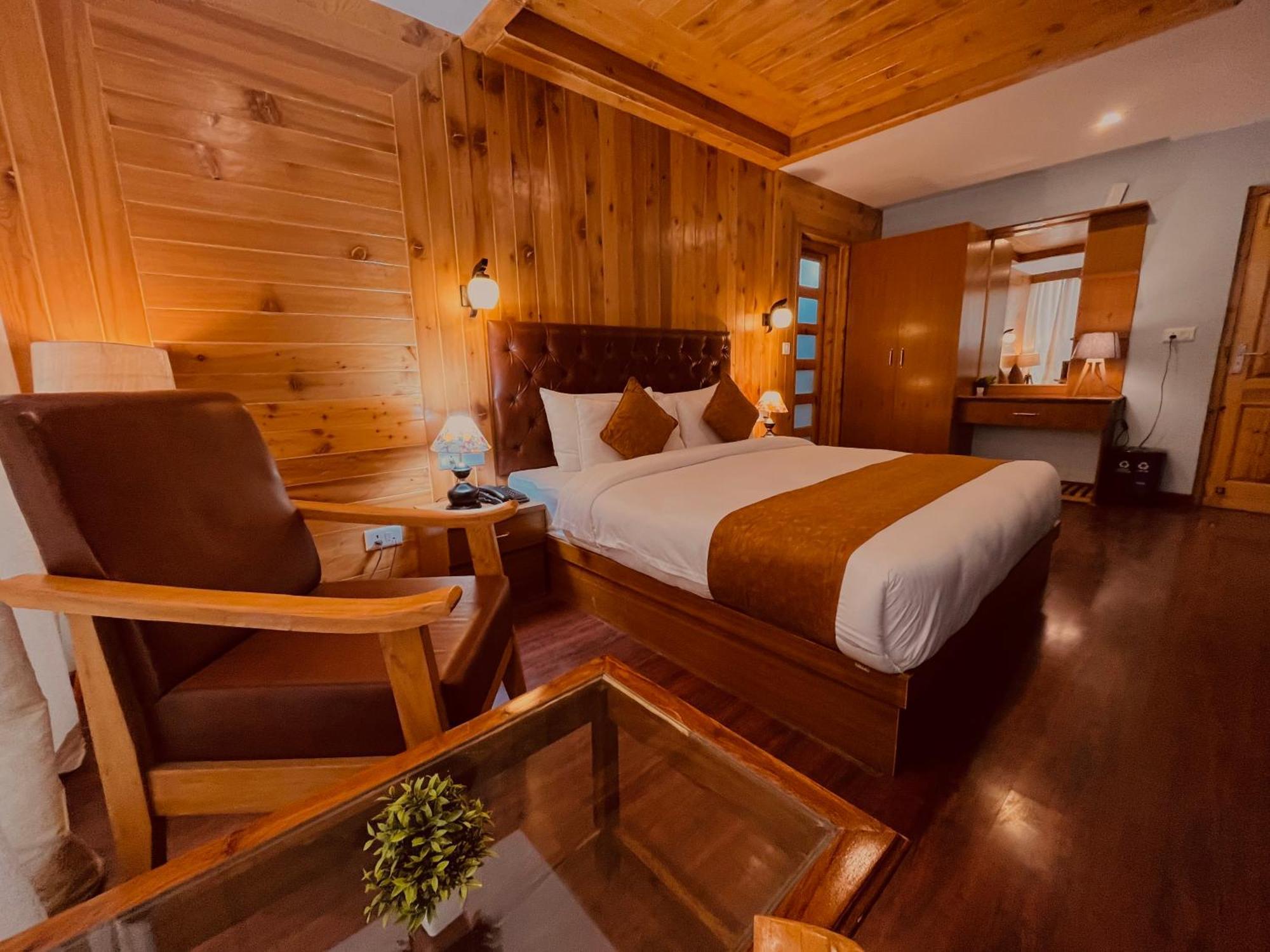 Vista Resort, Manali - ! Near Mall Road !! Hot & Cold Ac Rooms !! Best Selling !! Big Parking !! Luxury Collection !! Open Terrace !! Lift !! Playing Zone !! Property Of The Year ! Eksteriør bilde