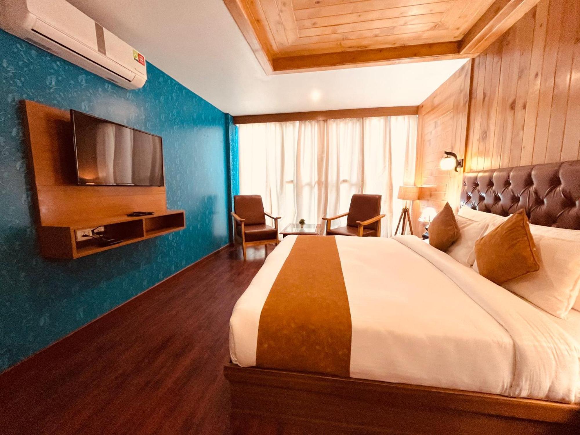 Vista Resort, Manali - ! Near Mall Road !! Hot & Cold Ac Rooms !! Best Selling !! Big Parking !! Luxury Collection !! Open Terrace !! Lift !! Playing Zone !! Property Of The Year ! Eksteriør bilde