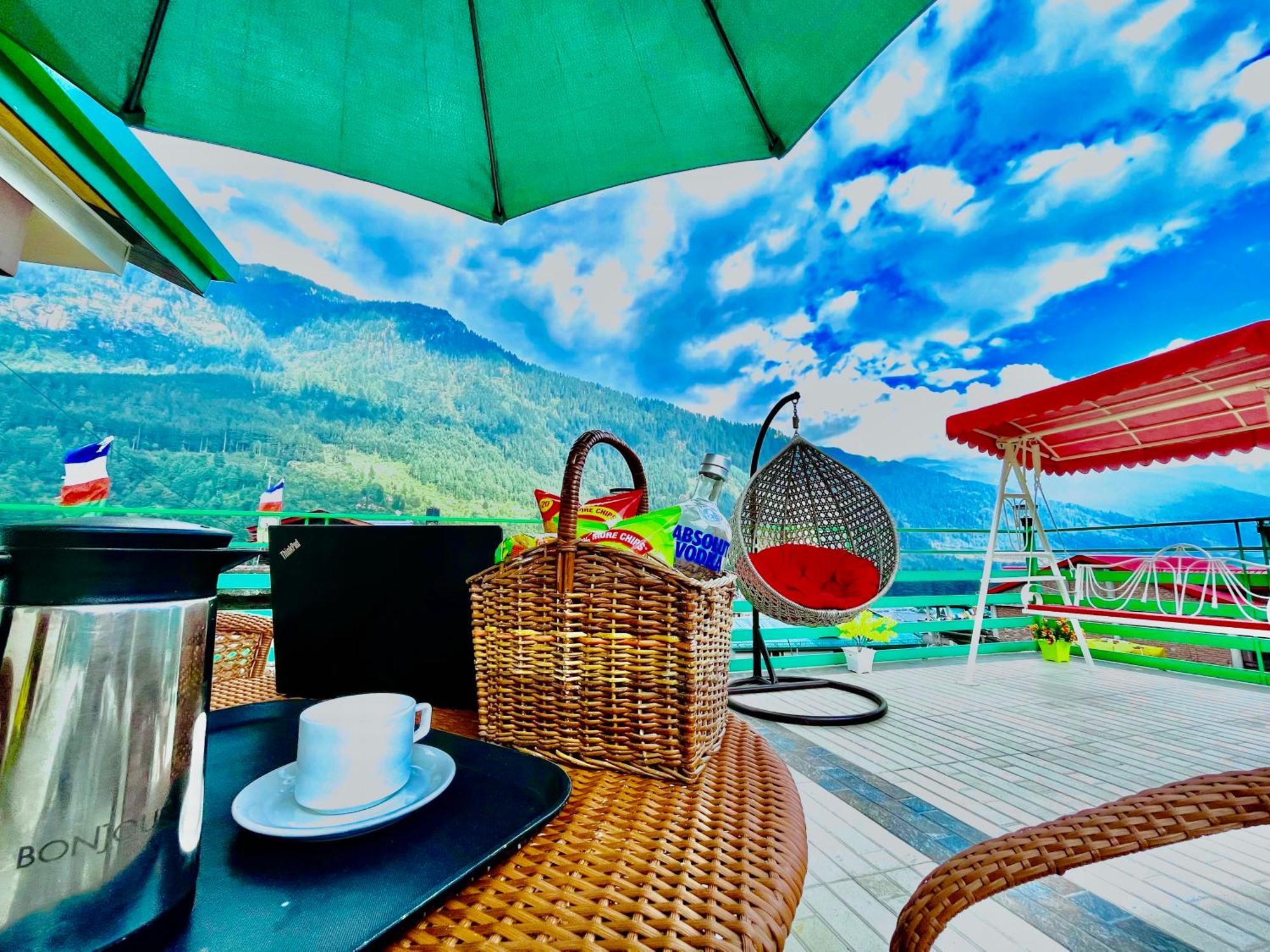 Vista Resort, Manali - ! Near Mall Road !! Hot & Cold Ac Rooms !! Best Selling !! Big Parking !! Luxury Collection !! Open Terrace !! Lift !! Playing Zone !! Property Of The Year ! Eksteriør bilde