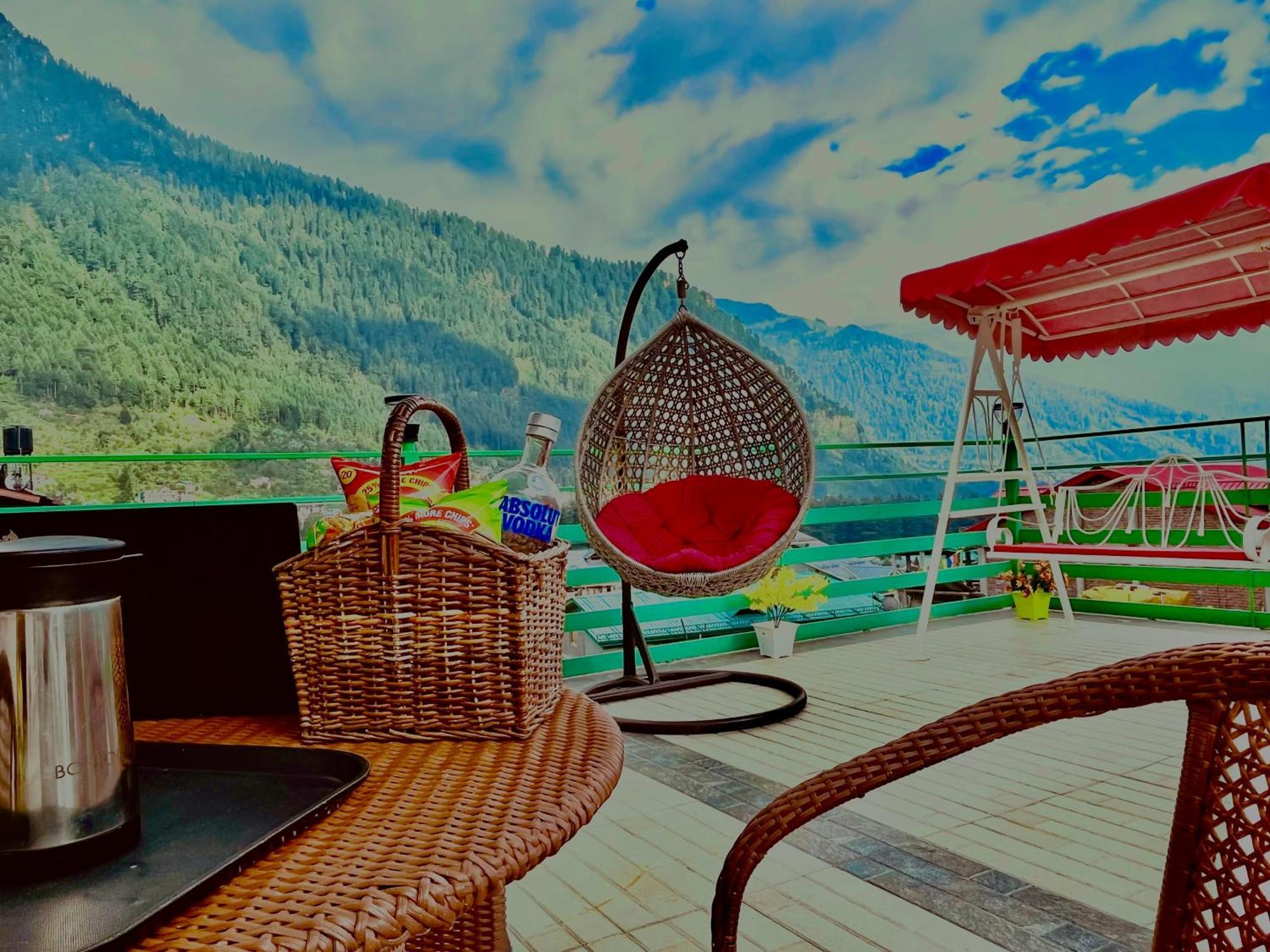 Vista Resort, Manali - ! Near Mall Road !! Hot & Cold Ac Rooms !! Best Selling !! Big Parking !! Luxury Collection !! Open Terrace !! Lift !! Playing Zone !! Property Of The Year ! Eksteriør bilde