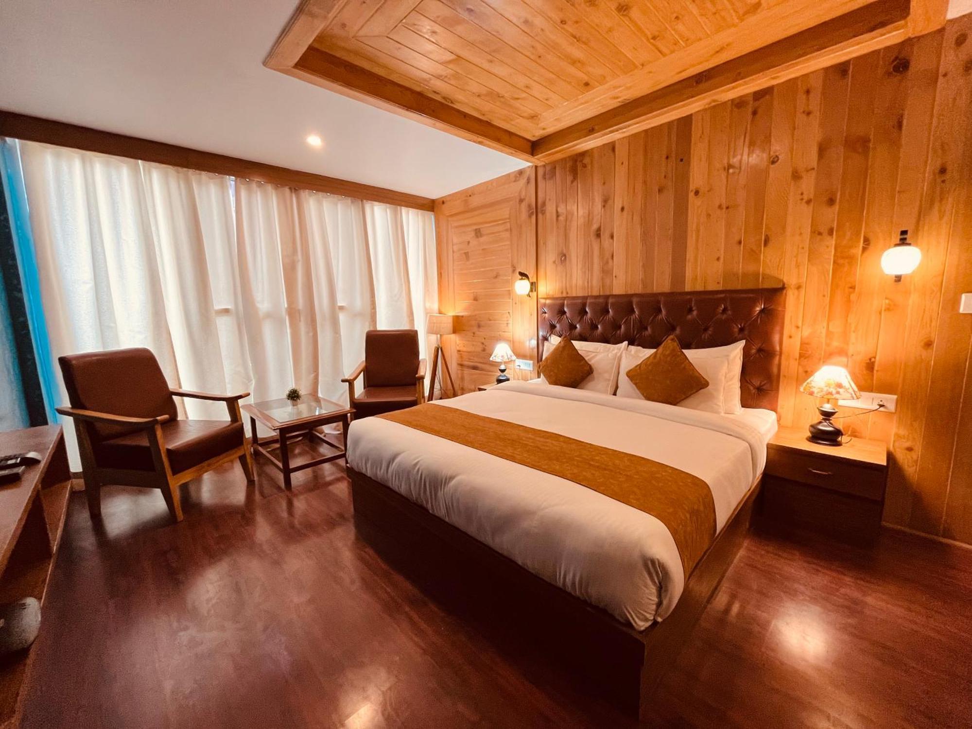 Vista Resort, Manali - ! Near Mall Road !! Hot & Cold Ac Rooms !! Best Selling !! Big Parking !! Luxury Collection !! Open Terrace !! Lift !! Playing Zone !! Property Of The Year ! Eksteriør bilde