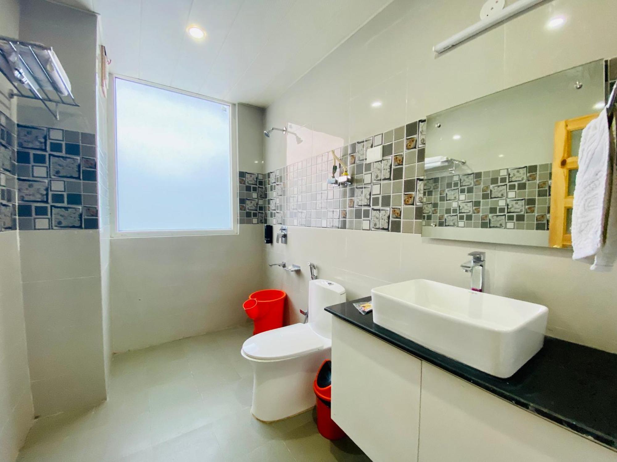 Vista Resort, Manali - ! Near Mall Road !! Hot & Cold Ac Rooms !! Best Selling !! Big Parking !! Luxury Collection !! Open Terrace !! Lift !! Playing Zone !! Property Of The Year ! Eksteriør bilde