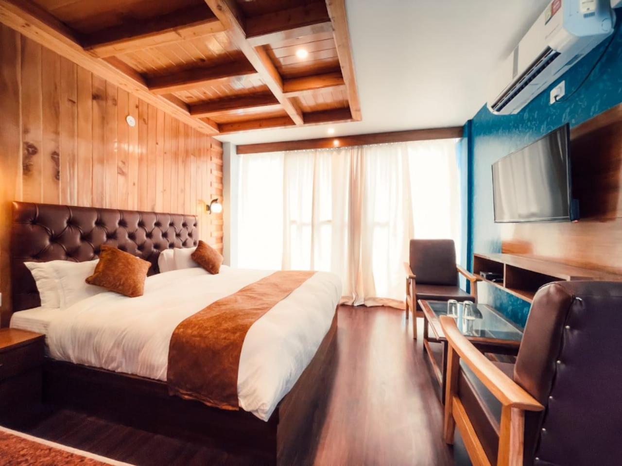 Vista Resort, Manali - ! Near Mall Road !! Hot & Cold Ac Rooms !! Best Selling !! Big Parking !! Luxury Collection !! Open Terrace !! Lift !! Playing Zone !! Property Of The Year ! Eksteriør bilde