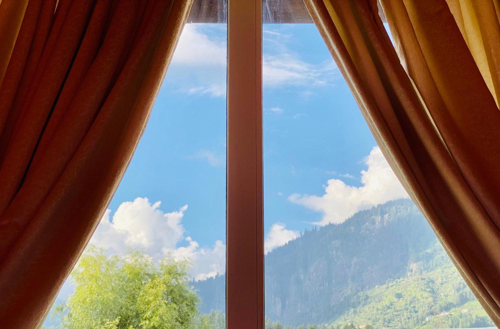 Vista Resort, Manali - ! Near Mall Road !! Hot & Cold Ac Rooms !! Best Selling !! Big Parking !! Luxury Collection !! Open Terrace !! Lift !! Playing Zone !! Property Of The Year ! Eksteriør bilde
