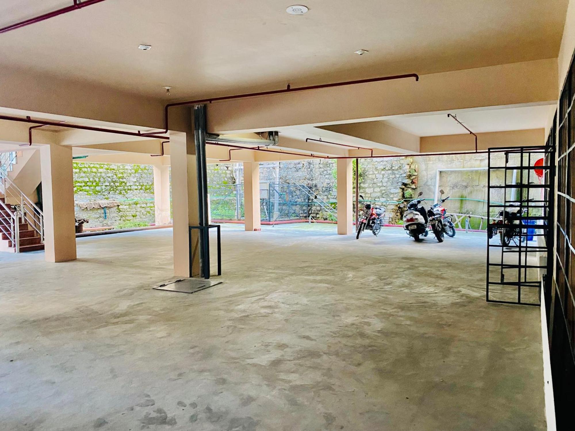 Vista Resort, Manali - ! Near Mall Road !! Hot & Cold Ac Rooms !! Best Selling !! Big Parking !! Luxury Collection !! Open Terrace !! Lift !! Playing Zone !! Property Of The Year ! Eksteriør bilde
