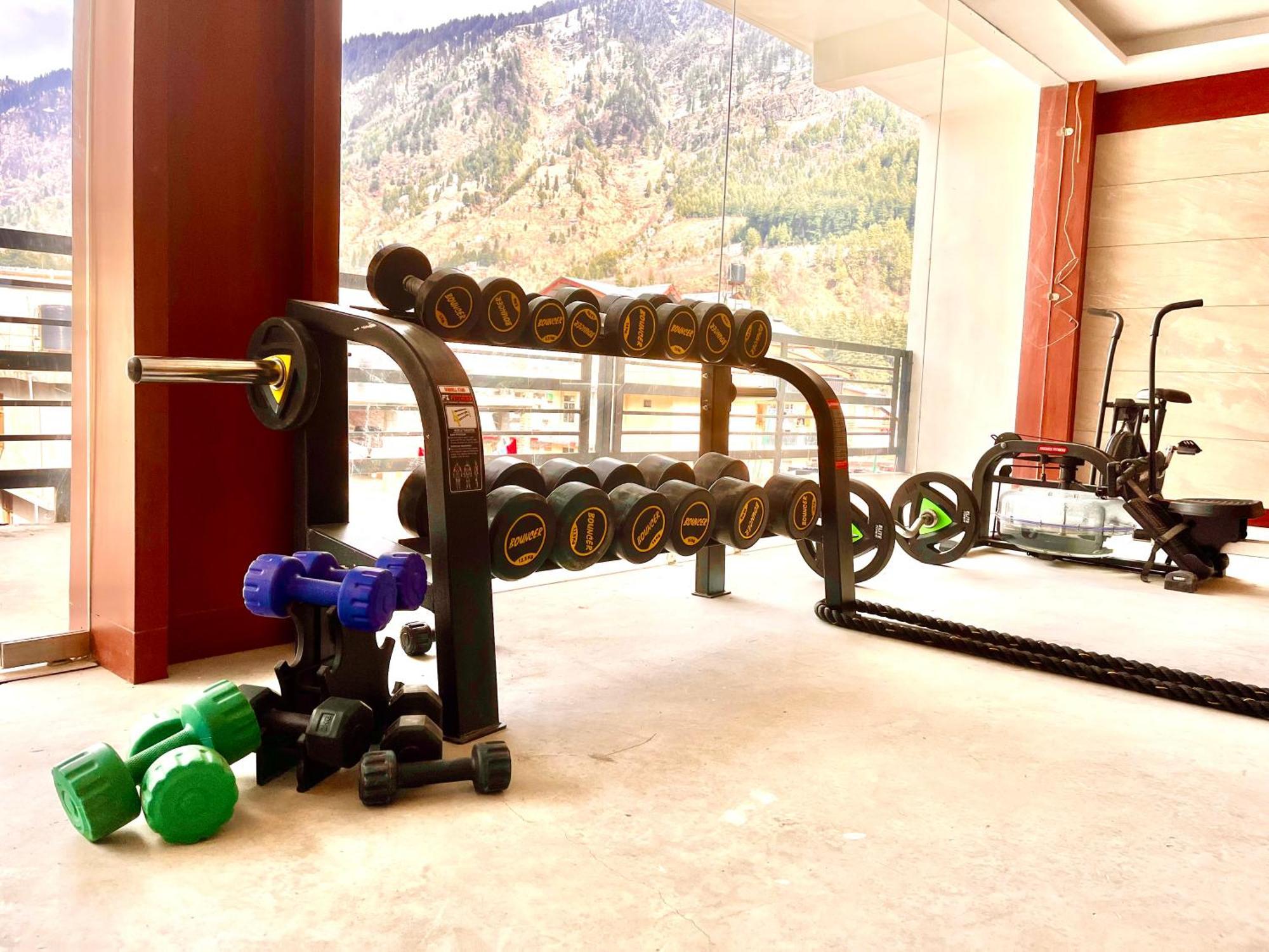 Vista Resort, Manali - ! Near Mall Road !! Hot & Cold Ac Rooms !! Best Selling !! Big Parking !! Luxury Collection !! Open Terrace !! Lift !! Playing Zone !! Property Of The Year ! Eksteriør bilde
