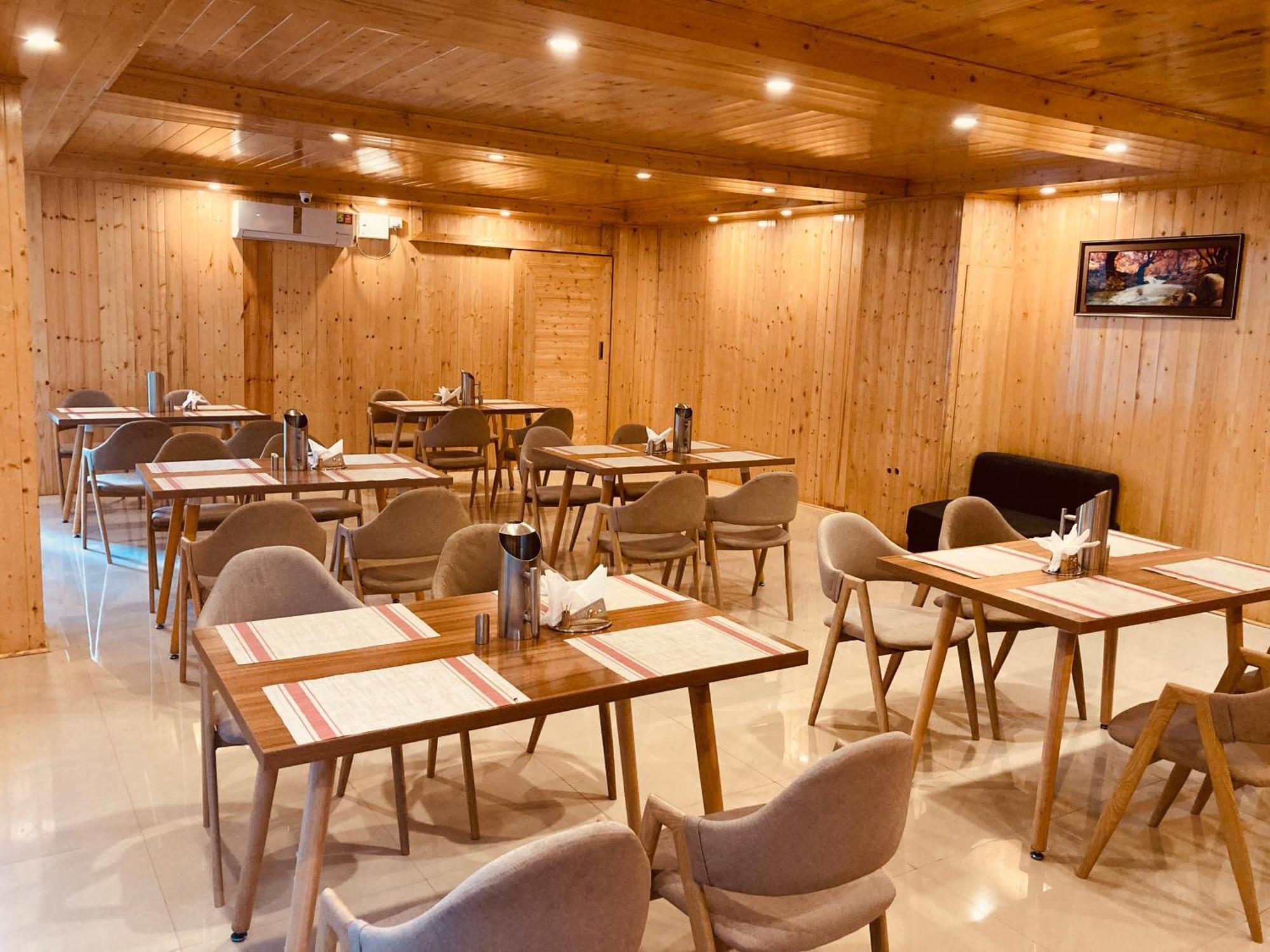 Vista Resort, Manali - ! Near Mall Road !! Hot & Cold Ac Rooms !! Best Selling !! Big Parking !! Luxury Collection !! Open Terrace !! Lift !! Playing Zone !! Property Of The Year ! Eksteriør bilde